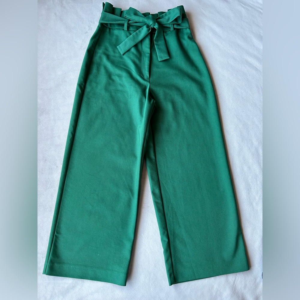 River Island ~ High Rise Paperbag Pants ~ Women’s Size 2 ~ Green